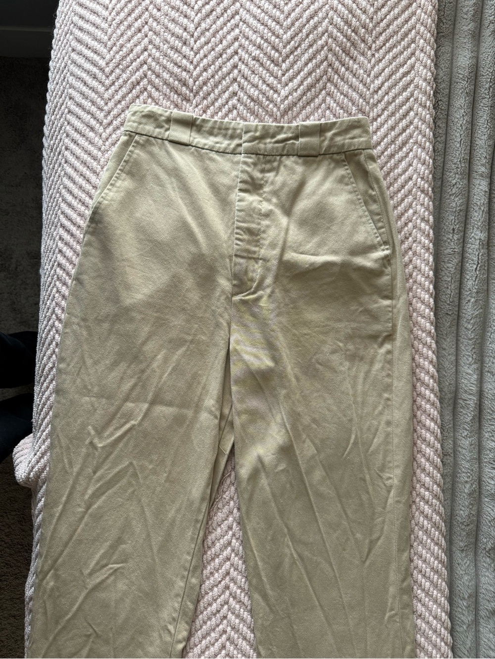 Boyish Woman’s Khaki Straight-Leg Pants